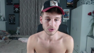 Freddy_Star  08-12-2021 video outfits